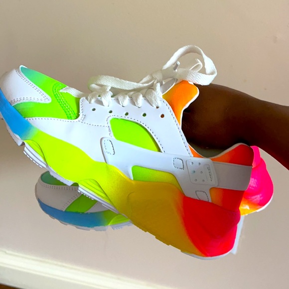 Athletic sneakers - Picture 3 of 3